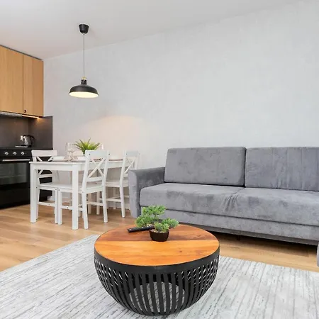Letnicka By Renters アパート *